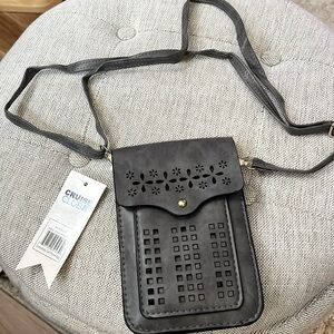 Cruise Club Brand New Gray Travel Bag 3 comparents 7x5